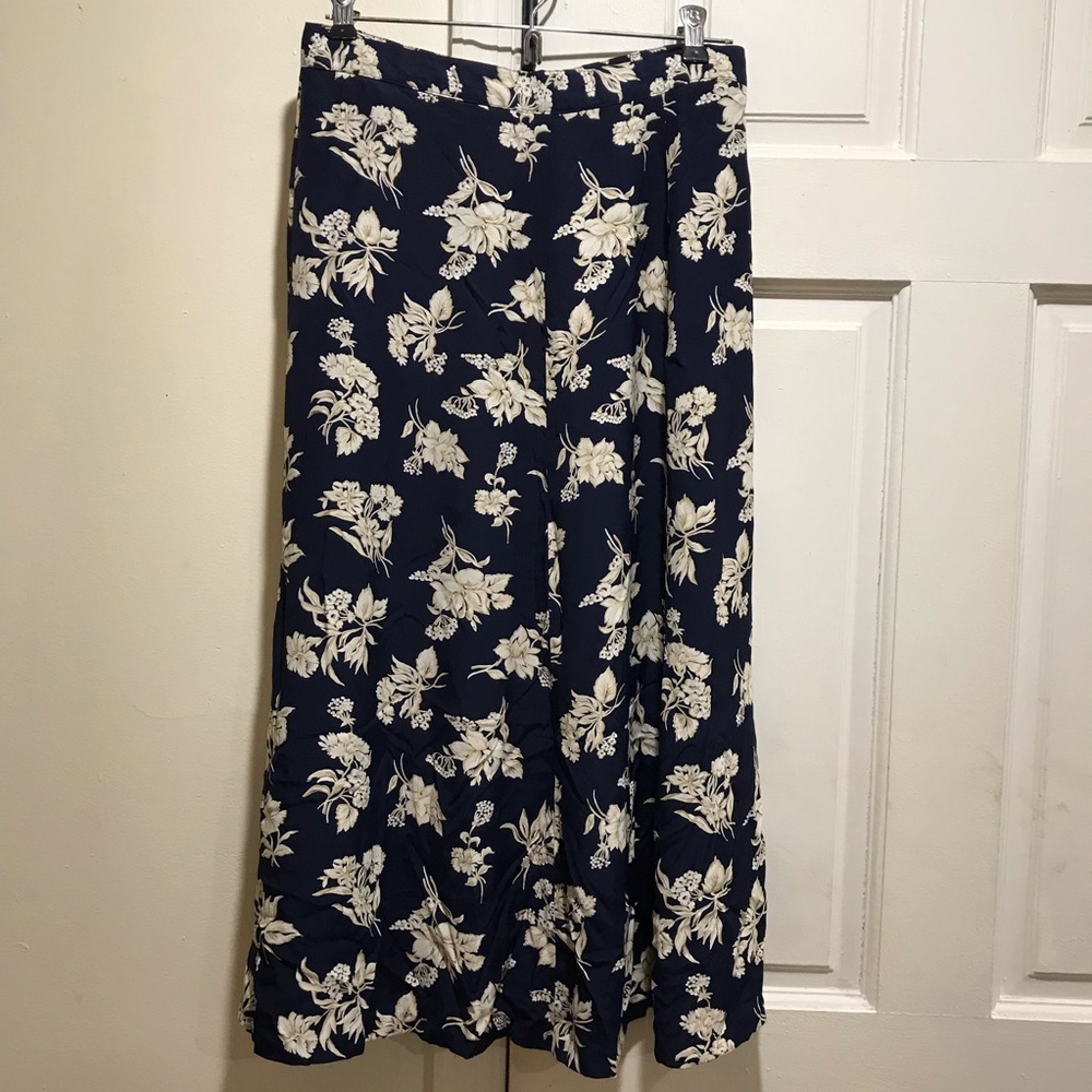 GAP navy blue button down midi skirt size 8.